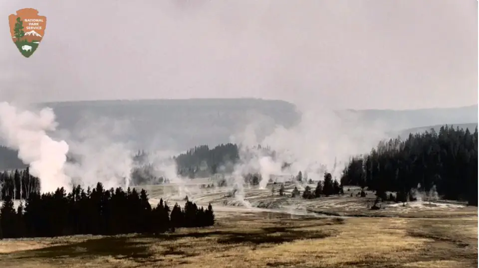 Webcam en direct de Old Faithfull - Yellowstone, Montana, USA